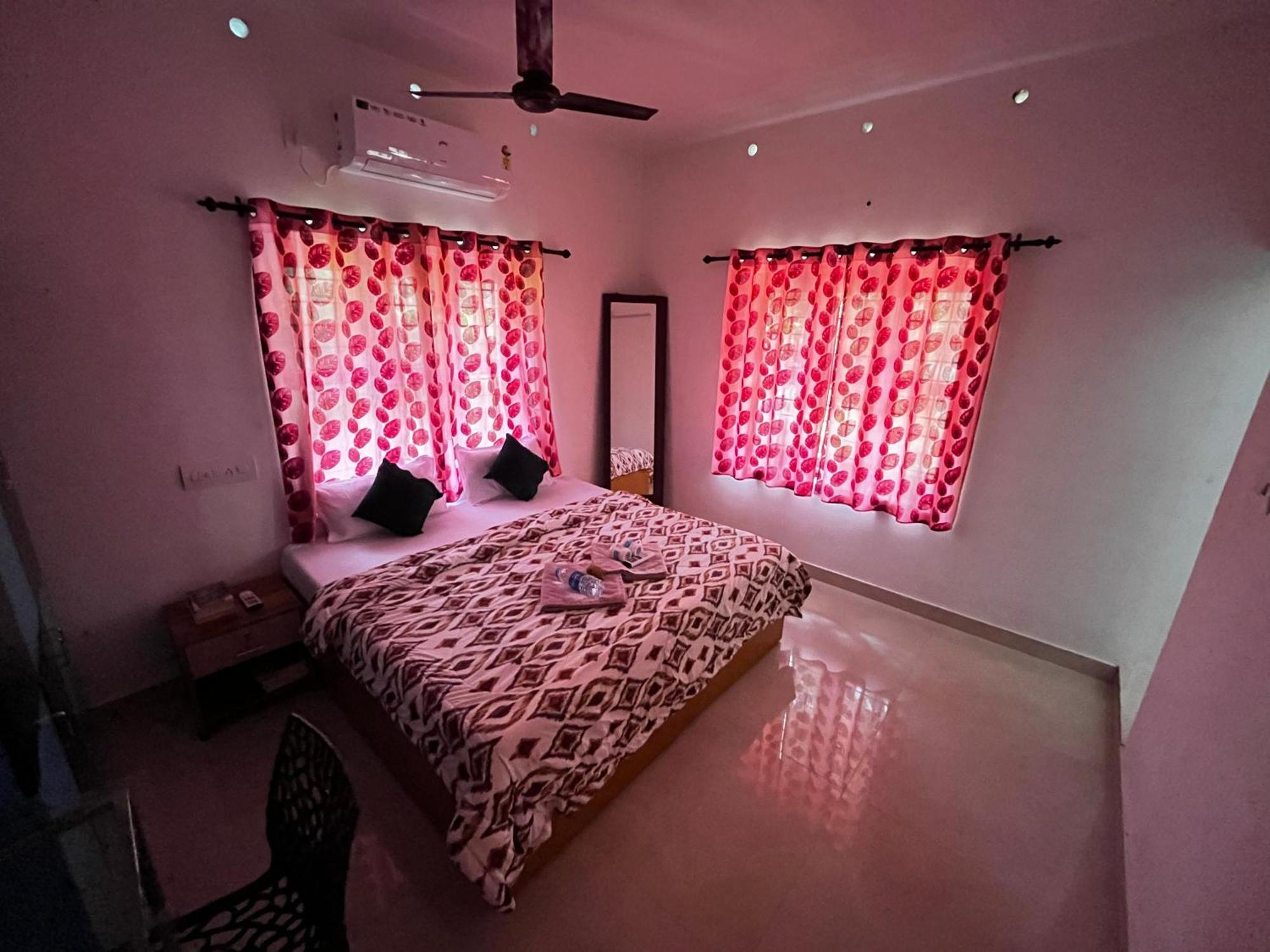 Paddy N Canal Homestay Alappuzha エクステリア 写真