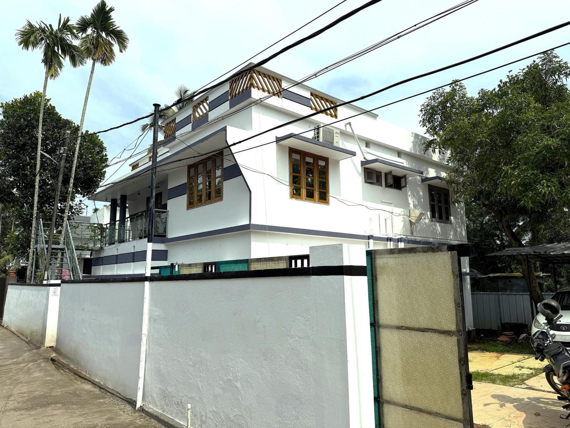 Paddy N Canal Homestay アーラップーザ県 エクステリア 写真